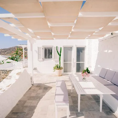 Super Rockies Super Paradise Beach (Mykonos)