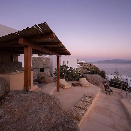Super Rockies * Super Paradise Beach (Mykonos)